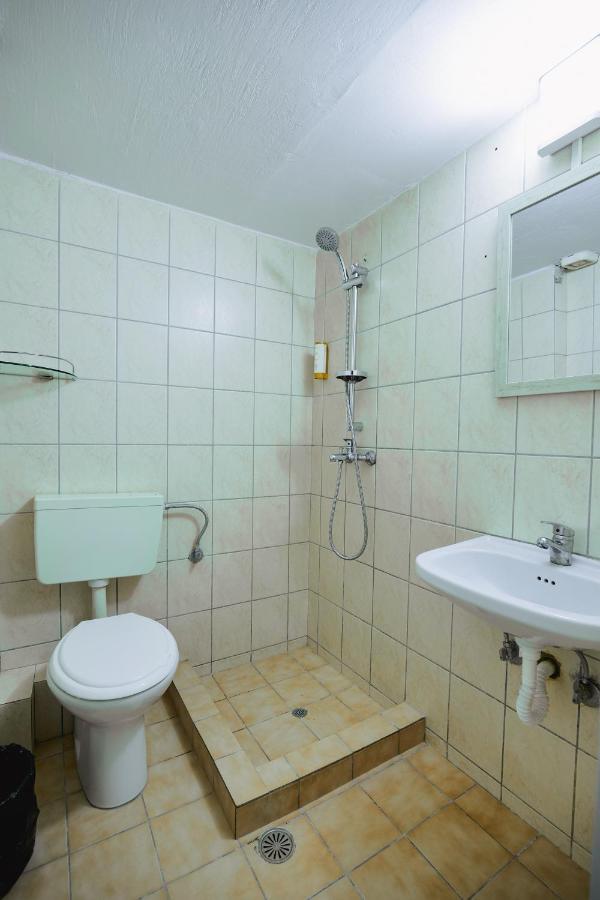 Mema Rooms Химара Экстерьер фото